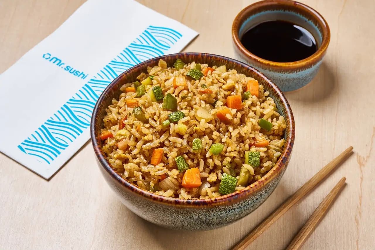 Yakimeshi Verduras - Arroz Salteado con Verduras Mixtas