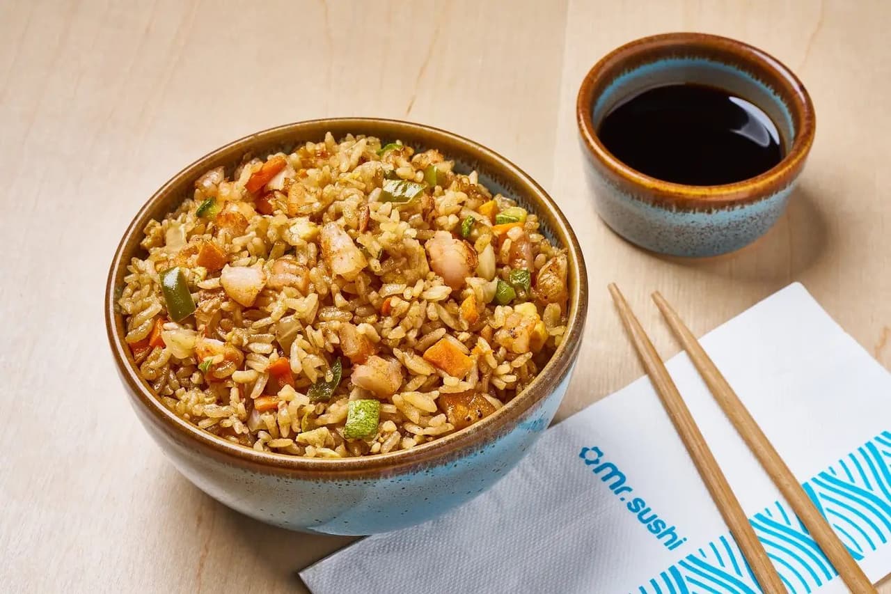 Yakimeshi Camarón - Arroz Salteado con Camarones y Verduras